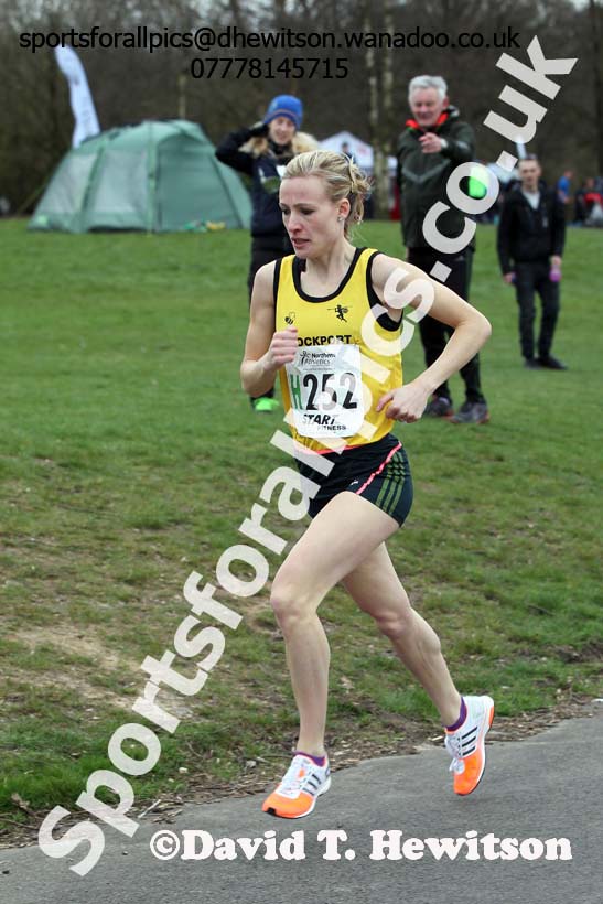 Eleanor Vernon (Stockport) on the 6th leg of the senior womens 6 stage relay, 2014 Northern 12 and 6 Stage Relays, Heaton Park, Manchester. Photo: David T. Hewitson/Sports for All Pics